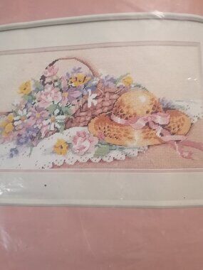 Vintage 1980s flowers and hats needlepoint kit. come with frame